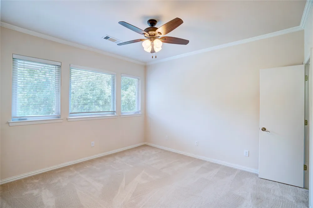1132 Mallard Pointe Drive Grand Prairie, TX 75104