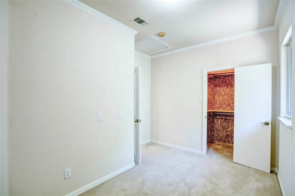 1132 Mallard Pointe Drive Grand Prairie, TX 75104