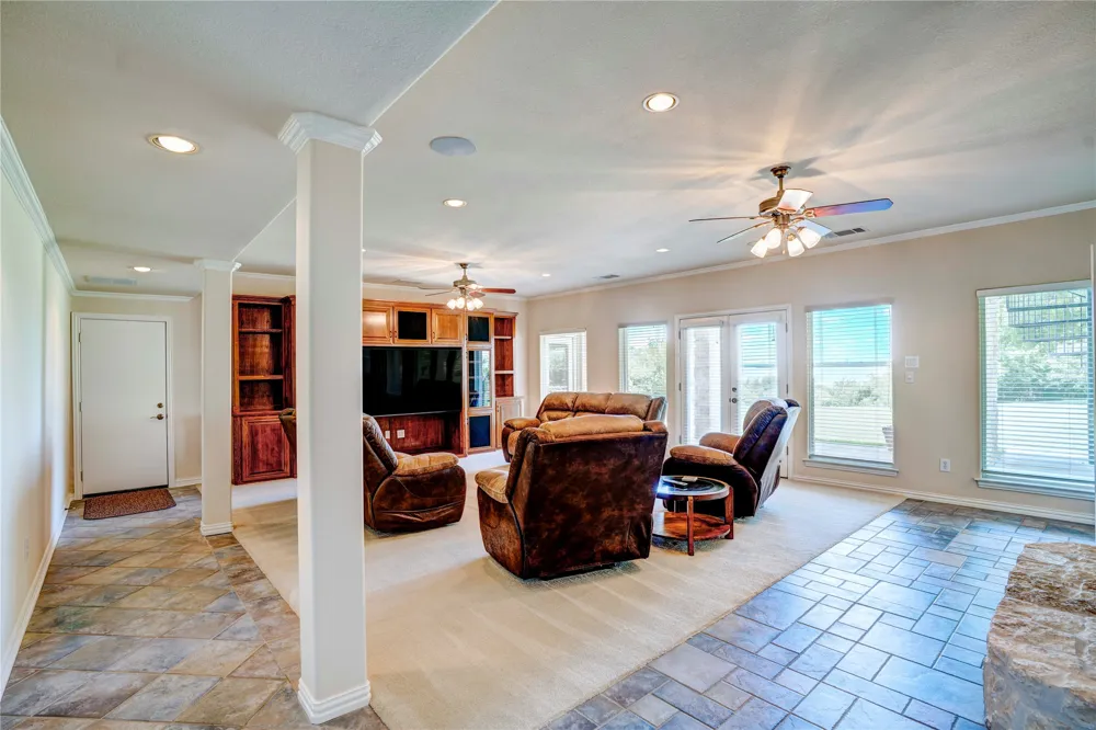 1132 Mallard Pointe Drive Grand Prairie, TX 75104