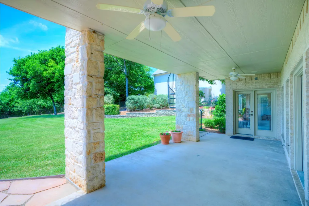 1132 Mallard Pointe Drive Grand Prairie, TX 75104