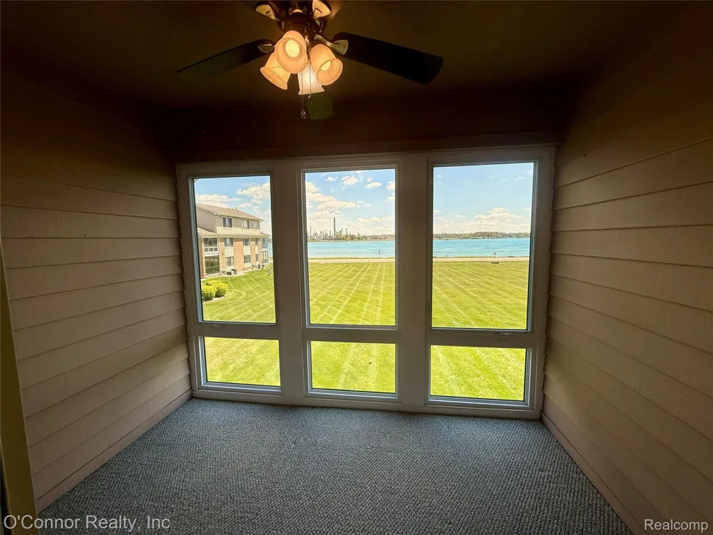 1660 River Road #19 Marysville City, MI 48040