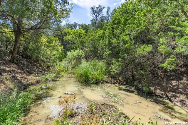 865 Arrowhead Pt Helotes, TX 78063