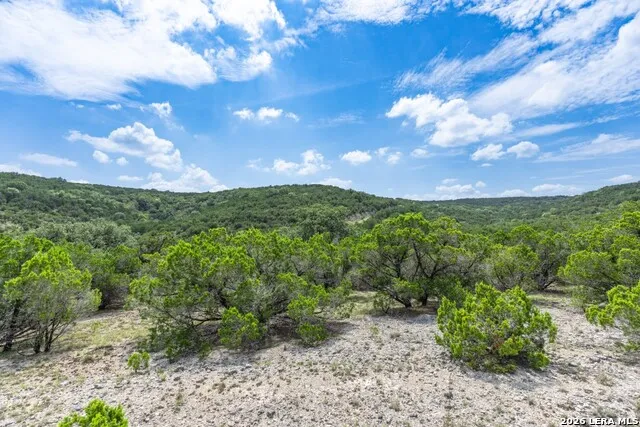 865 Arrowhead Pt Helotes, TX 78063