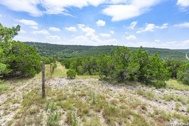 865 Arrowhead Pt Helotes, TX 78063