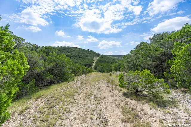 865 Arrowhead Pt Helotes, TX 78063