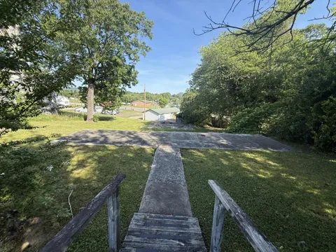 Brummel Avenue