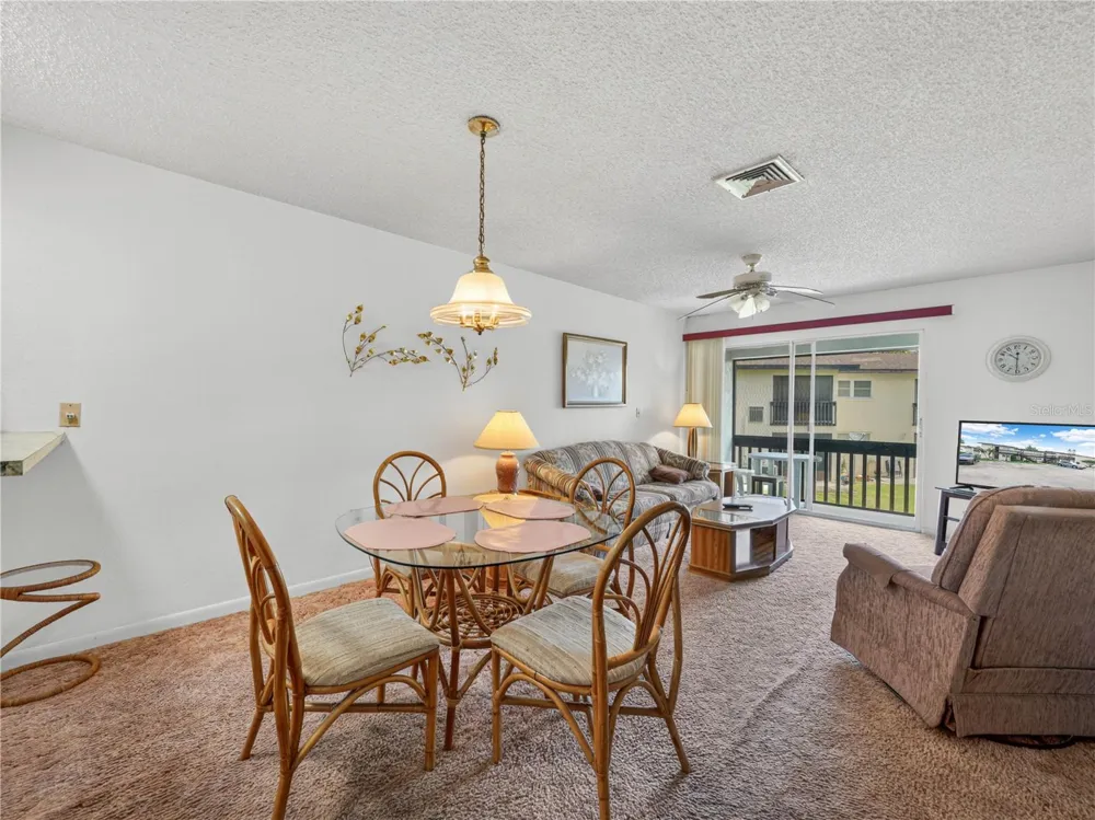 900 AVENUE Z SE #D6 Winter Haven, FL 33880