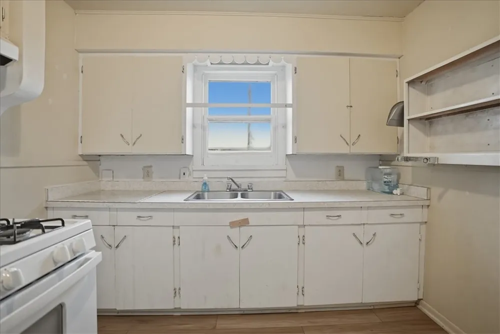201 S Alta Vista Street Beeville, TX 78102