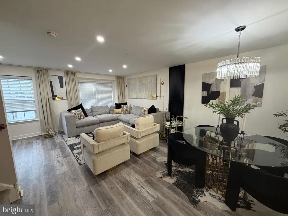 10 VICTORIAN WAY West Deptford, NJ 08096