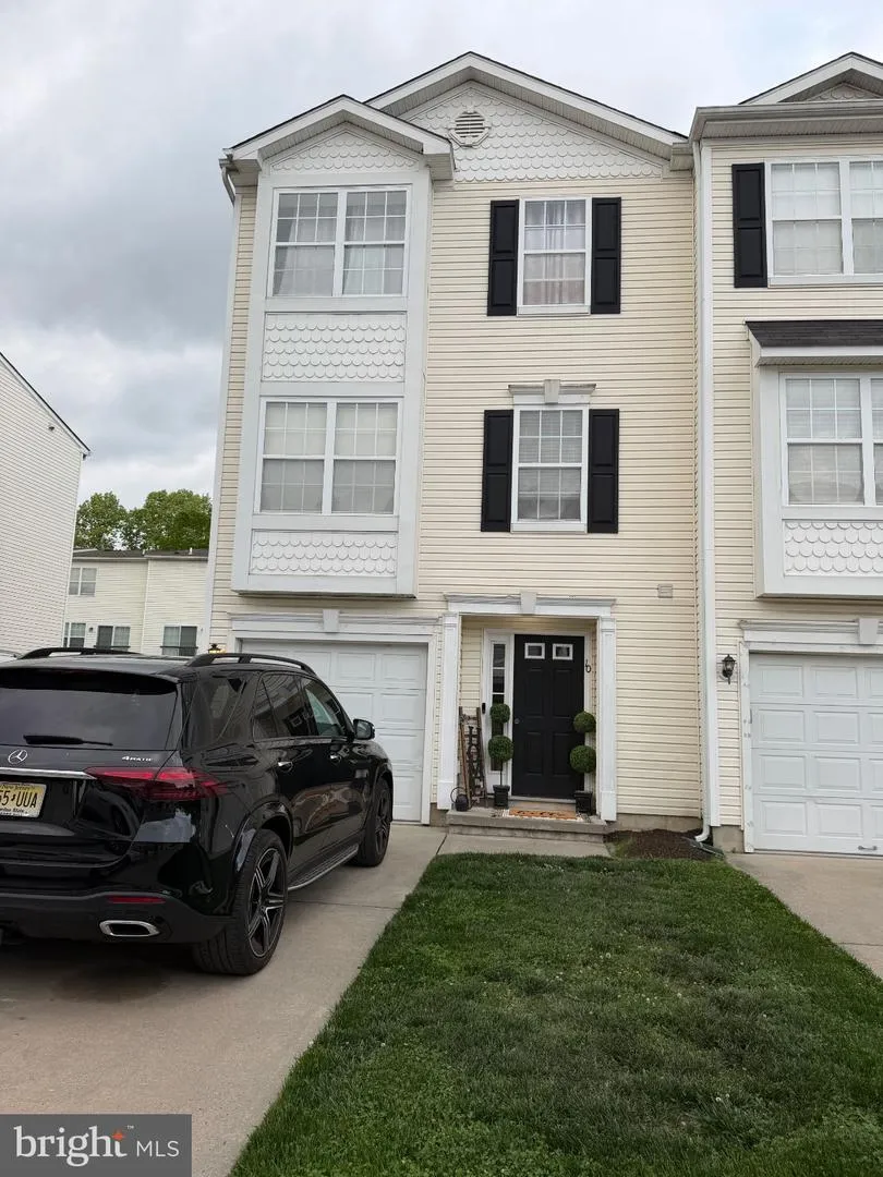 10 VICTORIAN WAY West Deptford, NJ 08096