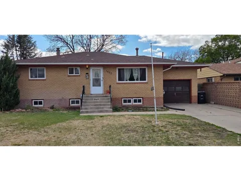 1407 Adams Circle