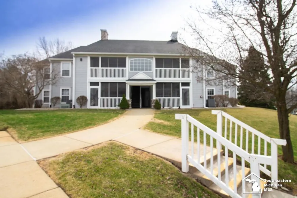 795 W Barrington Circle Jackson City, MI 49203