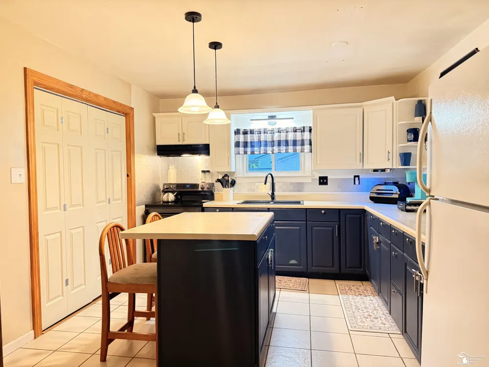 135 Salisbury Morenci City, MI 49256