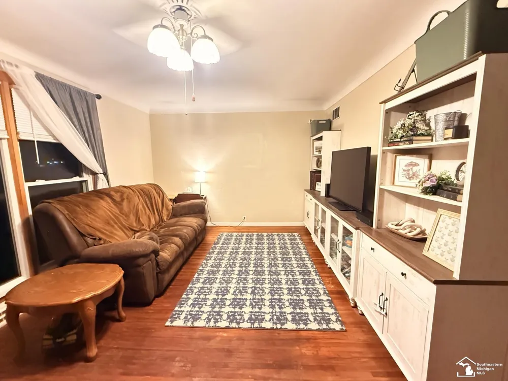 135 Salisbury Morenci City, MI 49256