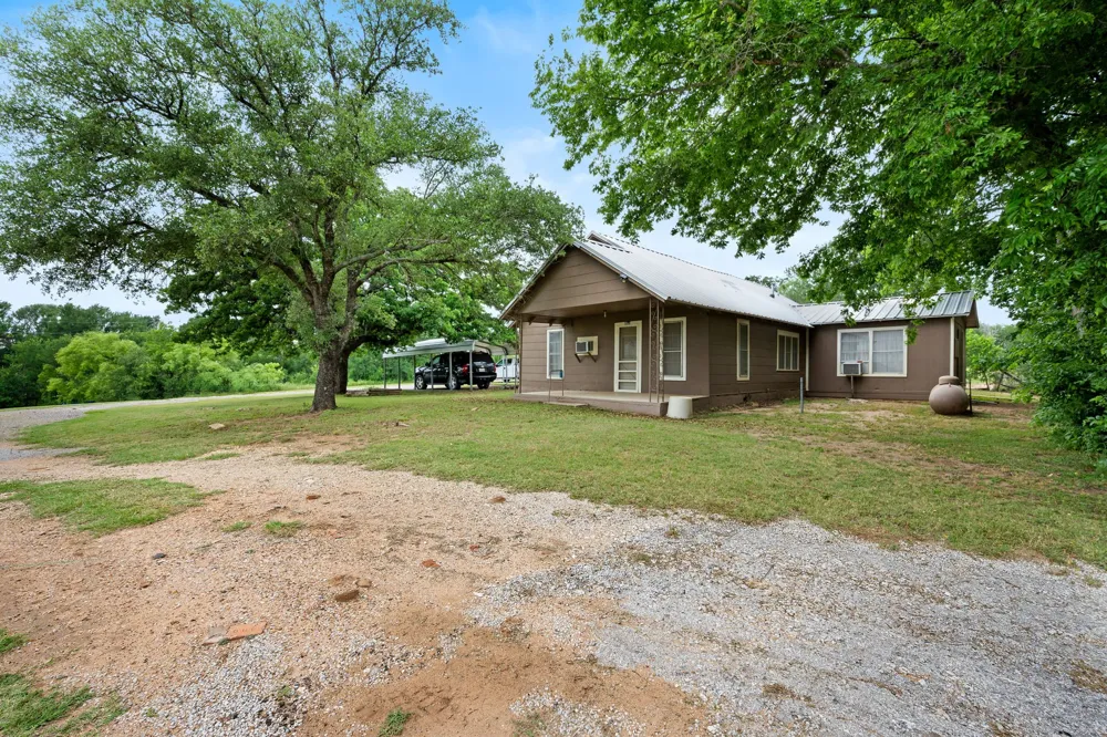 1550 Highway 2318 De Leon, TX 76444