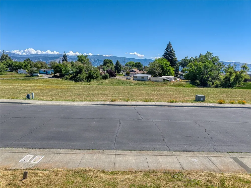 2776 Lizzy Lakeport, CA 95453