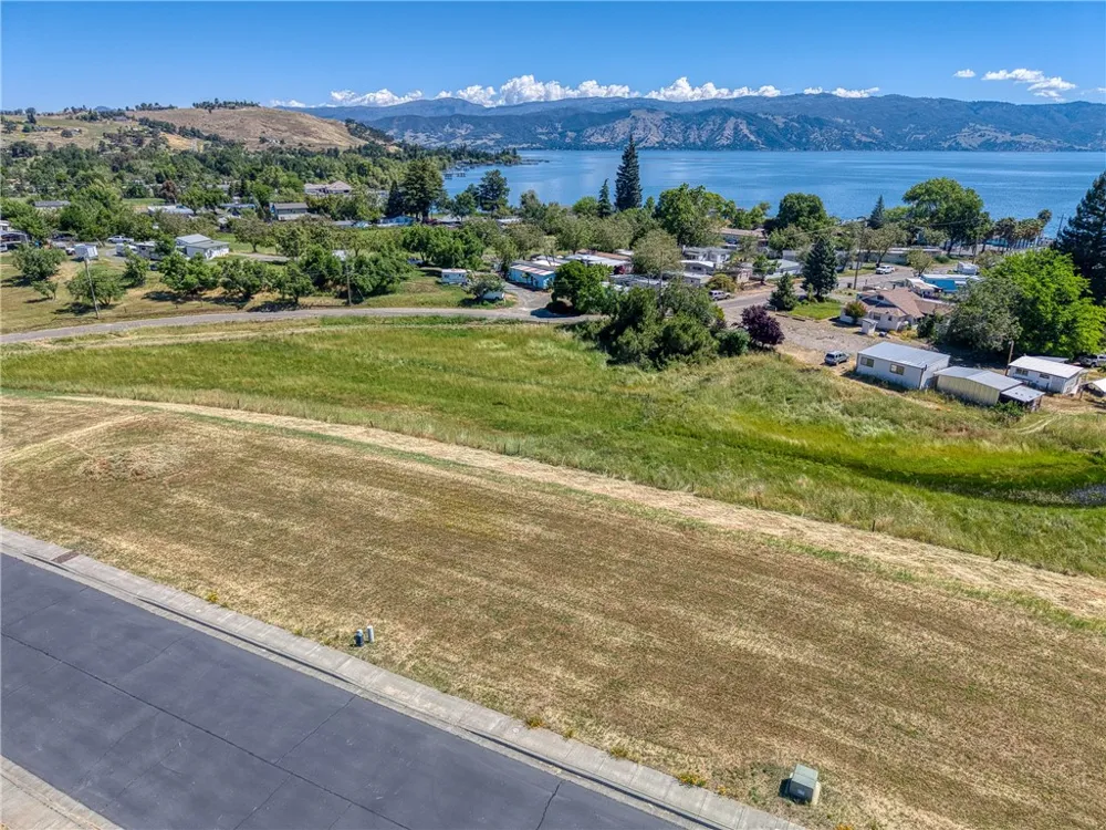 2776 Lizzy Lakeport, CA 95453