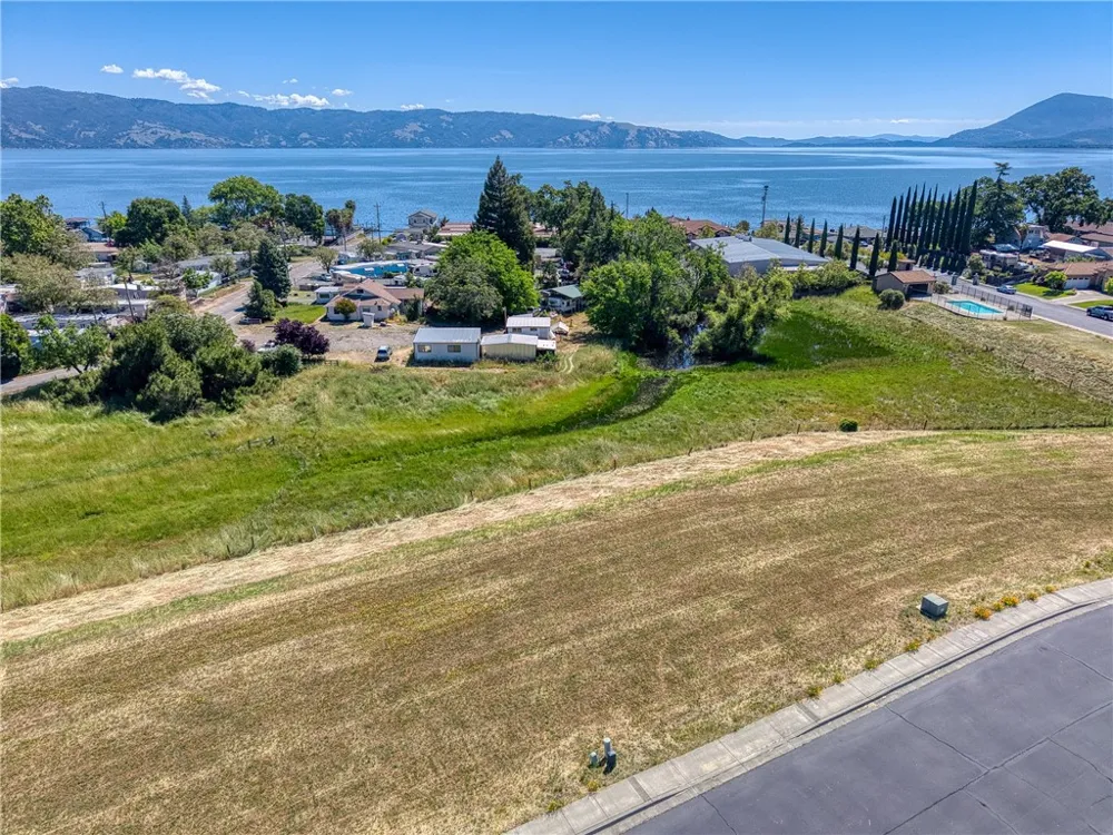 2776 Lizzy Lakeport, CA 95453
