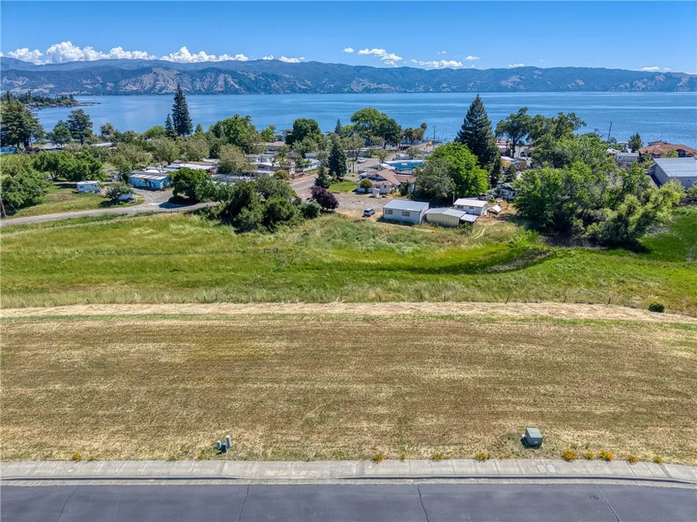 2776 Lizzy Lakeport, CA 95453