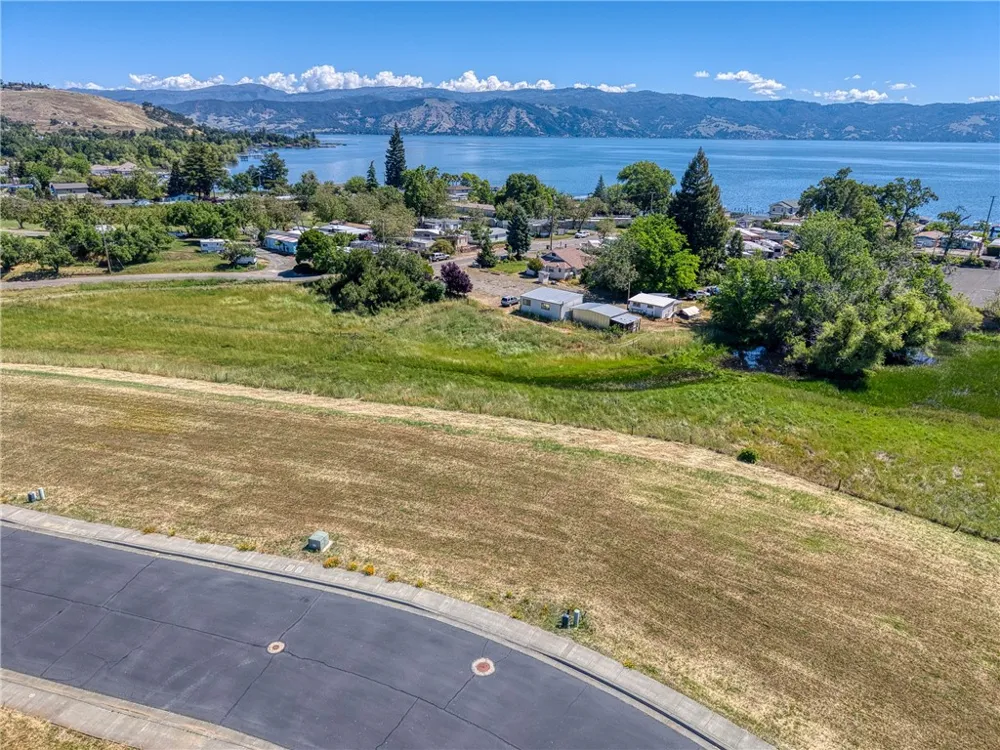 2770 Lizzy Lane Lakeport, CA 95453