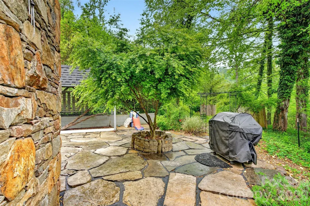 3068 S 226 Highway Bakersville, NC 28705