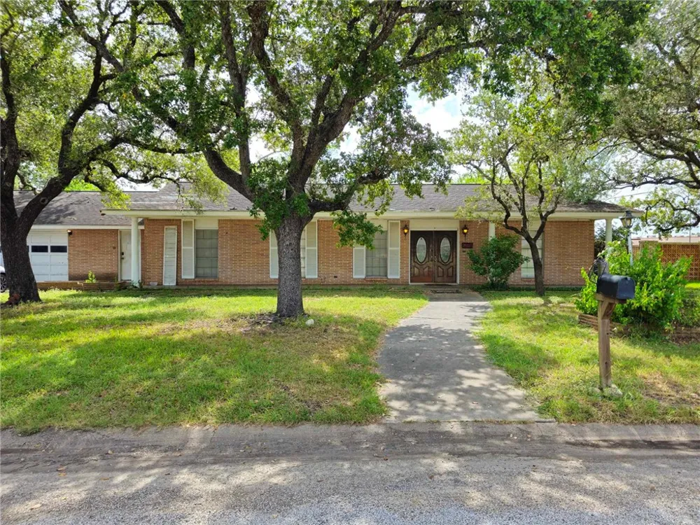 602 Kate Street Refugio, TX 78377