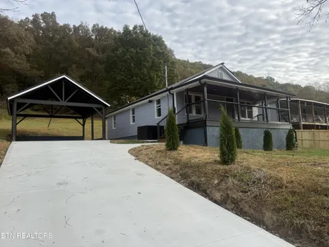 220 Walden Ave