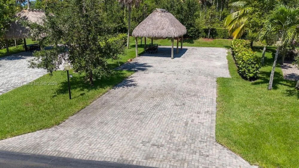 147 S Cortez Dr Margate, FL 33068