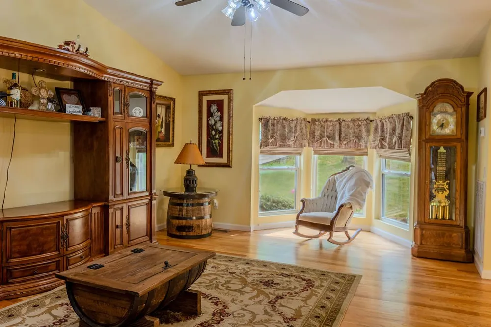 263 River Oaks Drive Sparta, TN 38583