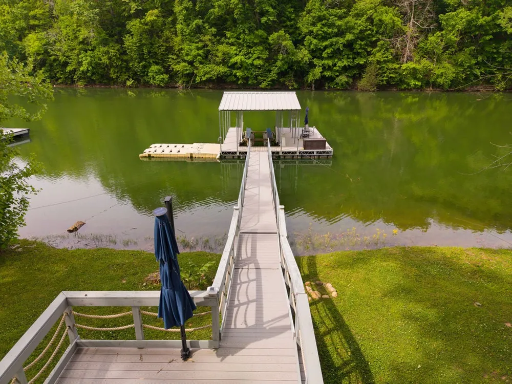 263 River Oaks Drive Sparta, TN 38583