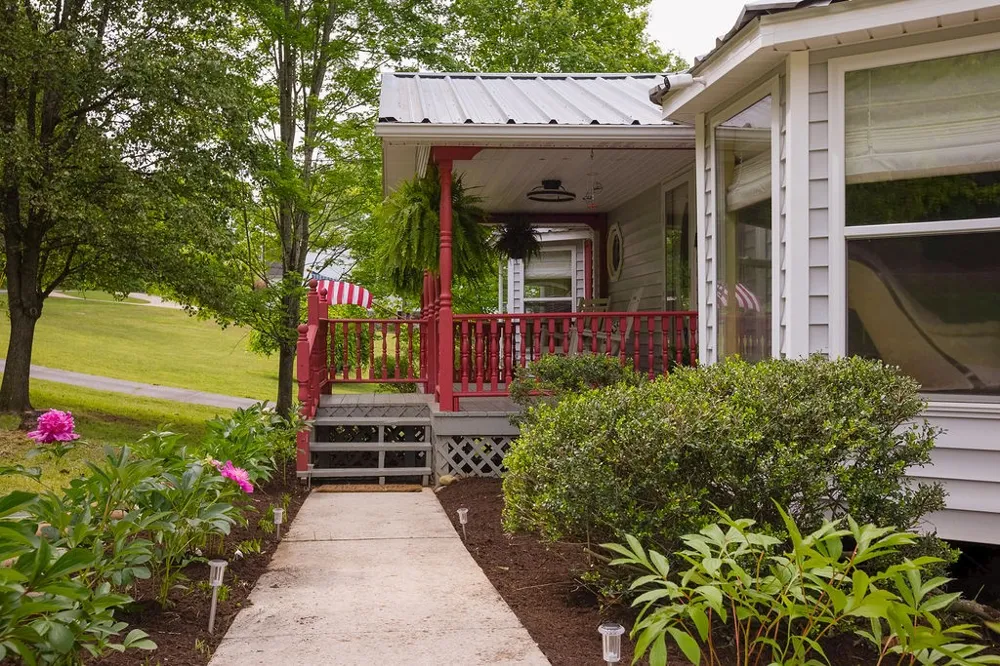 263 River Oaks Drive Sparta, TN 38583