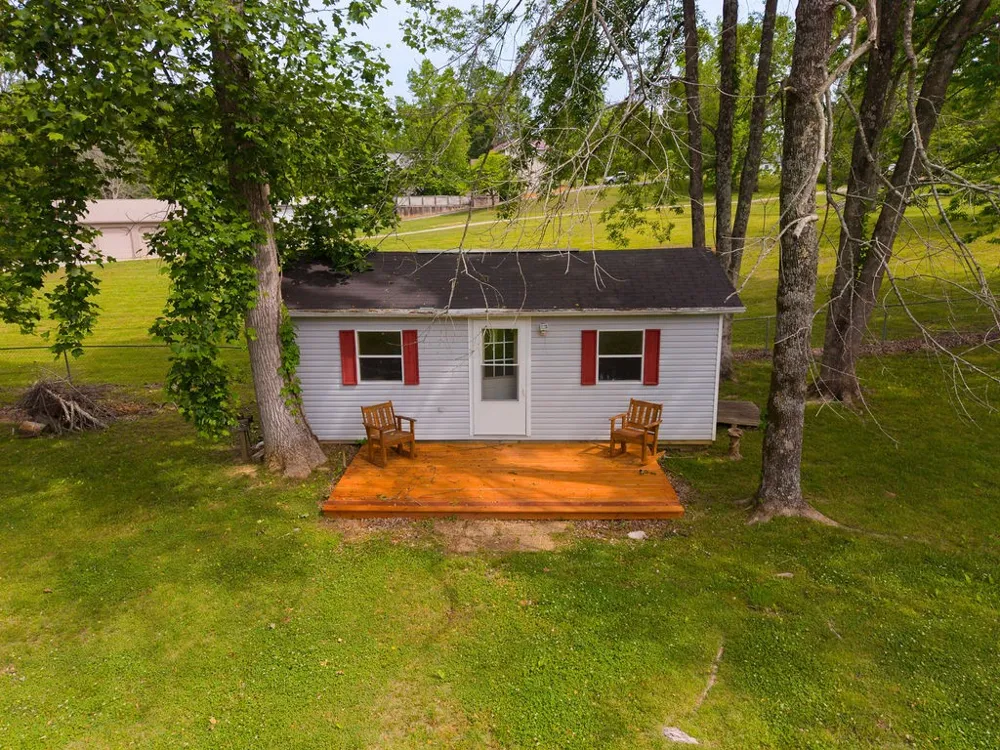 263 River Oaks Drive Sparta, TN 38583