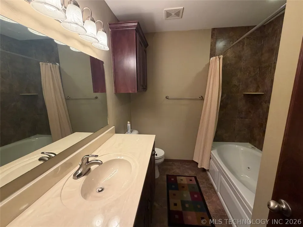 336 Lakeshore #336 Eufaula, OK 74432