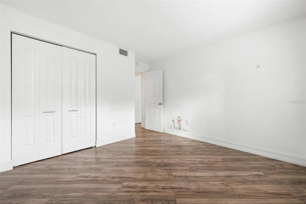 3223 BENEVA ROAD #101 Sarasota, FL 34232