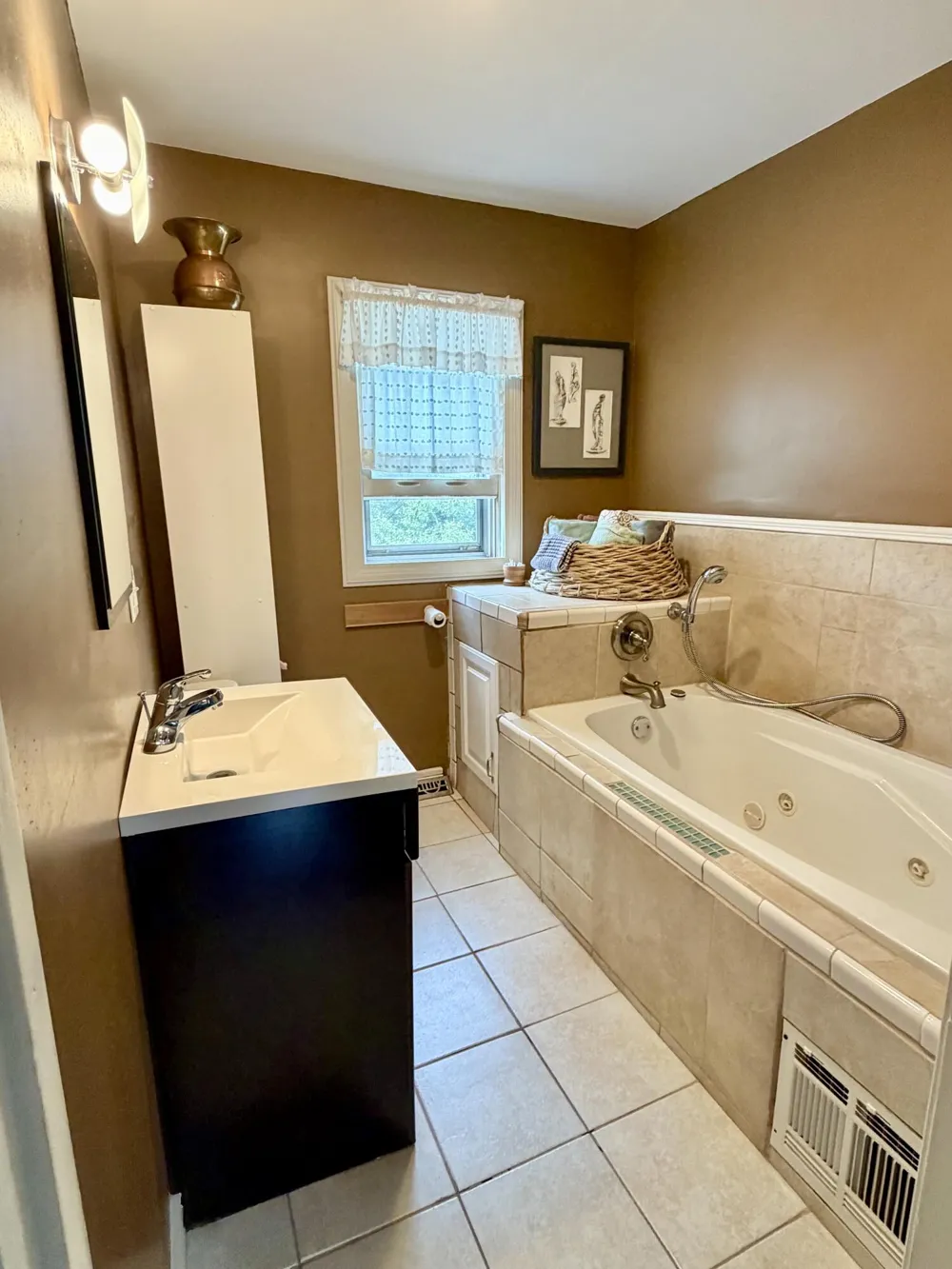 537 W Main Street Fennville City, MI 49408