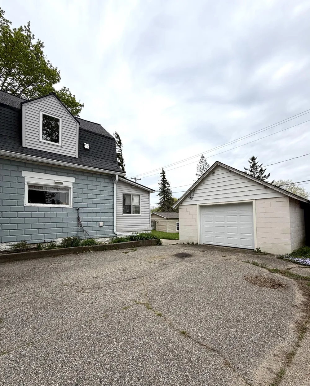 537 W Main Street Fennville City, MI 49408