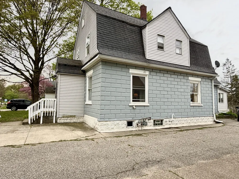 537 W Main Street Fennville City, MI 49408