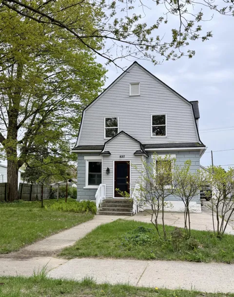 537 W Main Street