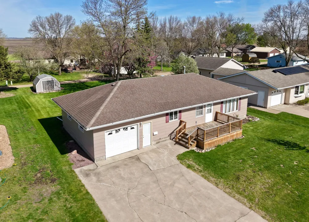556 Elm Avenue Westbrook, MN 56183