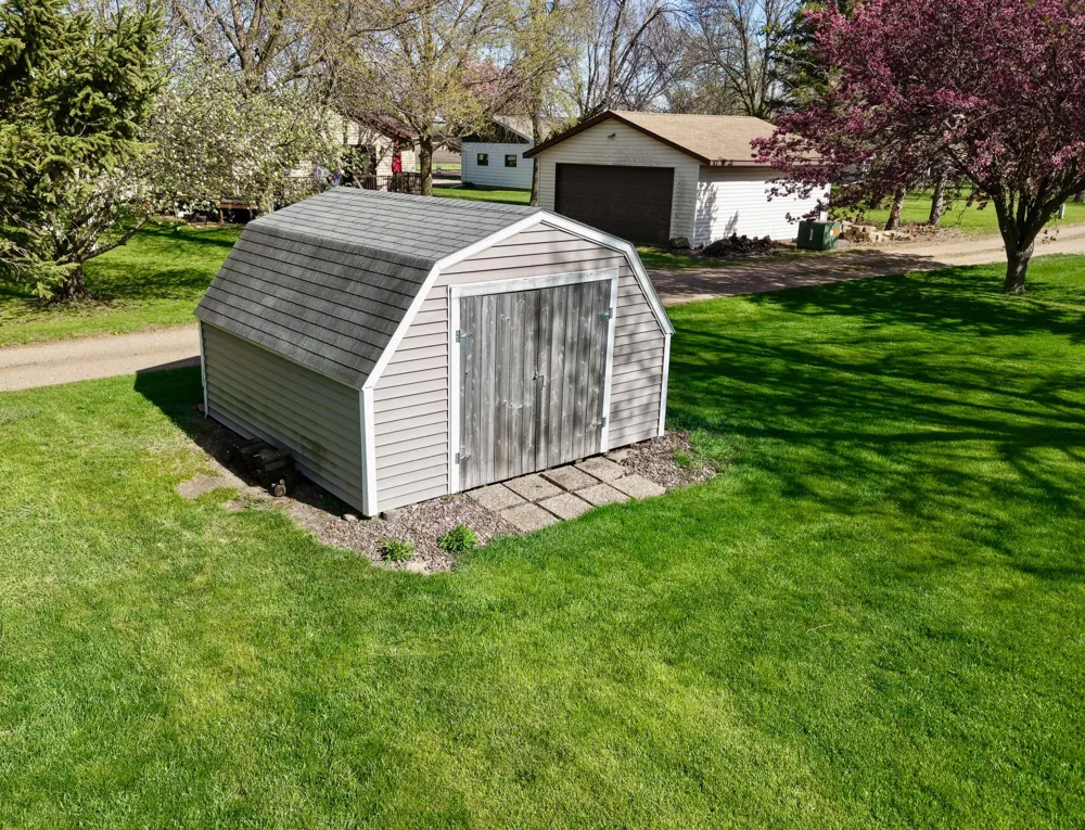 556 Elm Avenue Westbrook, MN 56183