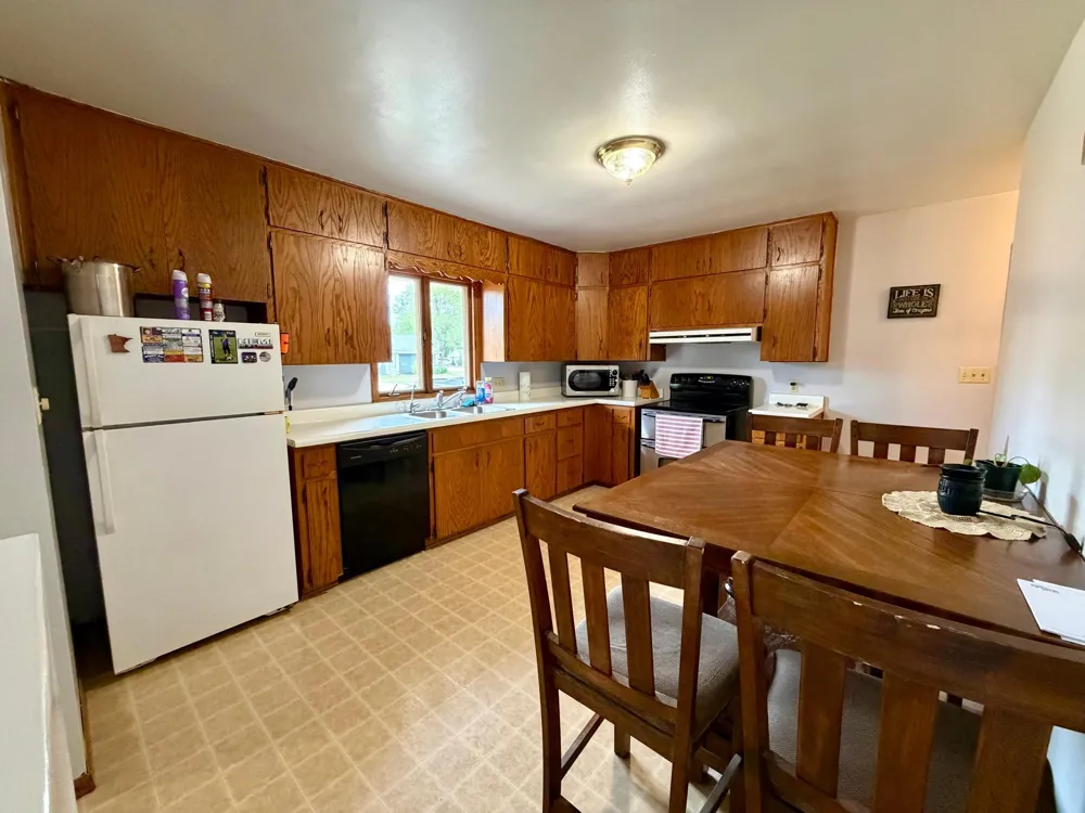 556 Elm Avenue Westbrook, MN 56183