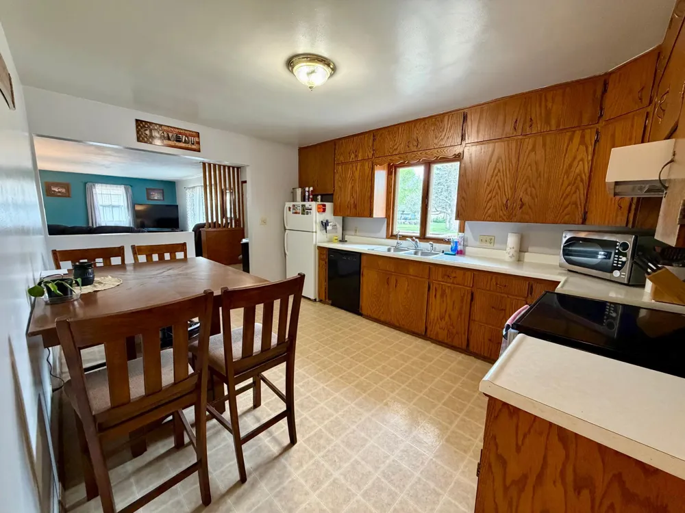 556 Elm Avenue Westbrook, MN 56183