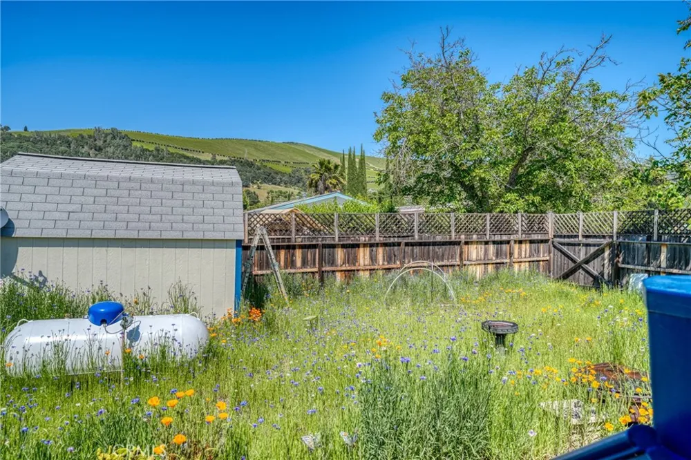 13902 Apple Lane Clearlake Oaks, CA 95423