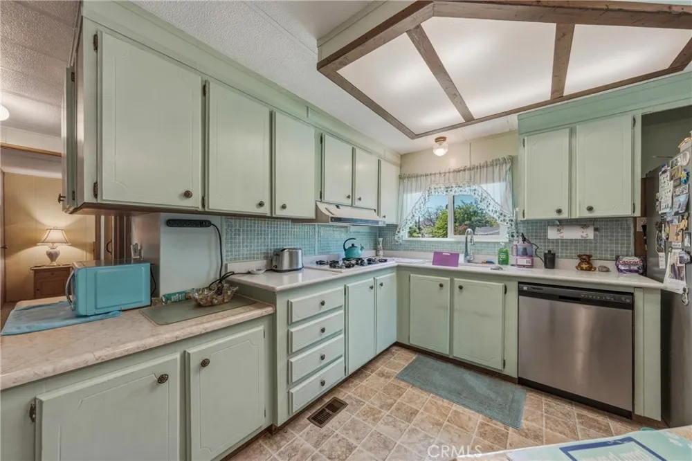 13902 Apple Lane Clearlake Oaks, CA 95423