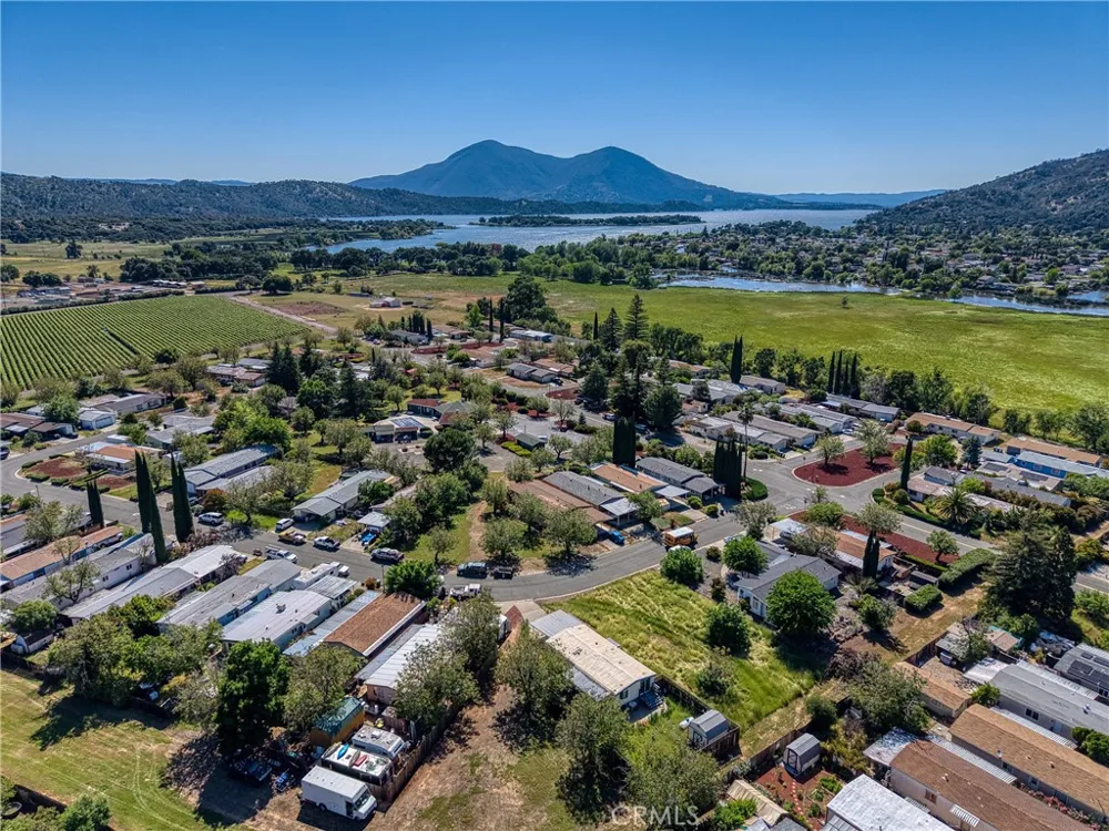 13902 Apple Lane Clearlake Oaks, CA 95423