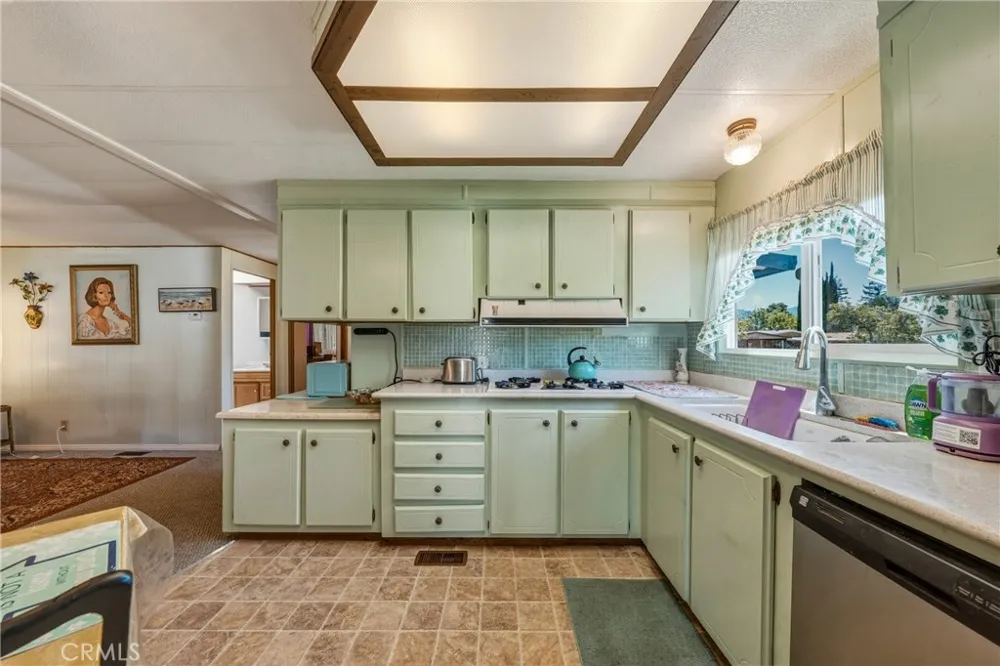 13902 Apple Lane Clearlake Oaks, CA 95423
