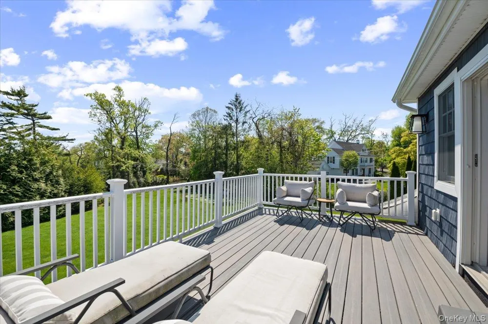 205 Hewlett Neck Road Hewlett Neck, NY 11598