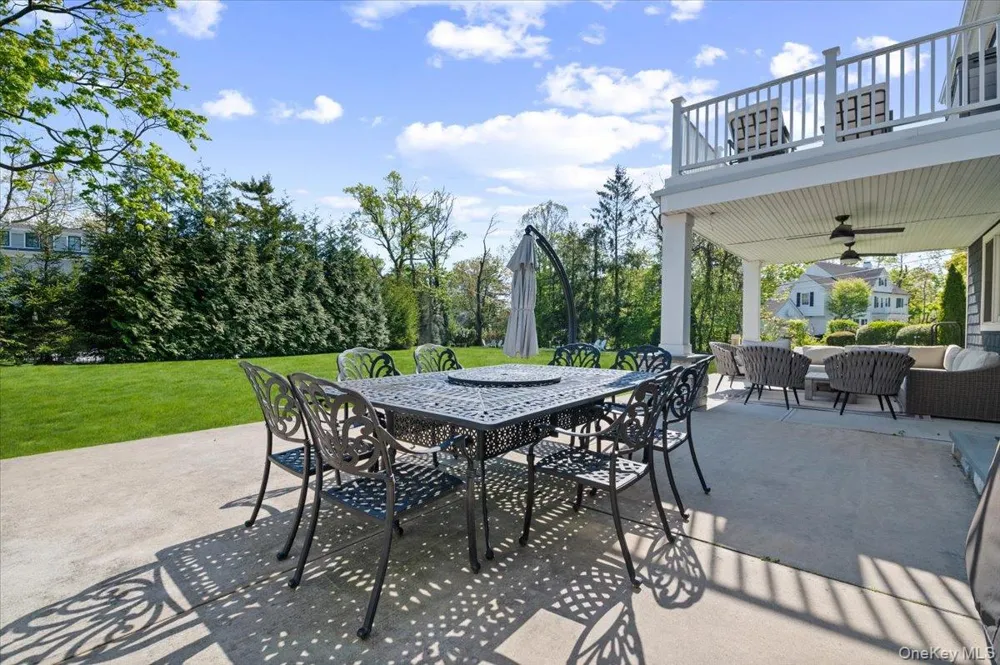 205 Hewlett Neck Road Hewlett Neck, NY 11598