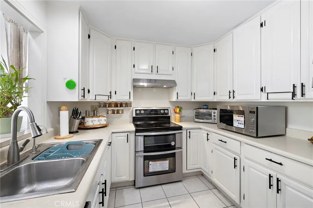23512 Lipari Laguna Hills, CA 92653
