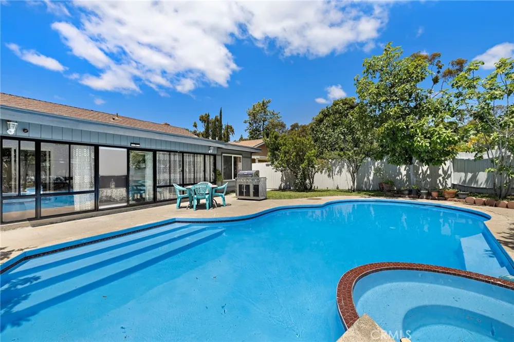 23512 Lipari Laguna Hills, CA 92653